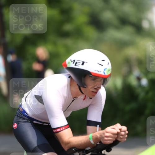 15.06.2025 - 7 Türme Triathlon Yannick Fuchs http://msf.ph/oto/8003000 15.06.2025 12:31:54 Radfahren 218, 303, 321 meine-sportfotos.de