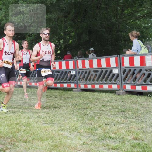 21.06.2025 - 27. Vierlanden-Triathlon KatJ http://msf.ph/oto/8003002 15.06.2025 12:56:44 Ziel 1004, 1006, 1007, 1008 meine-sportfotos.de