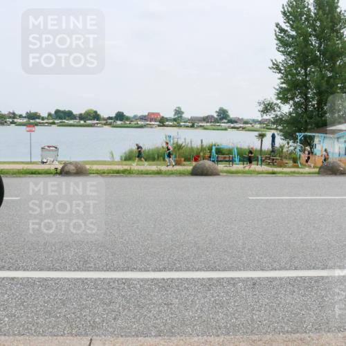21.06.2025 - 27. Vierlanden-Triathlon H.Heesch http://msf.ph/oto/8003014 15.06.2025 12:44:57 Radfahren 893, 979 meine-sportfotos.de