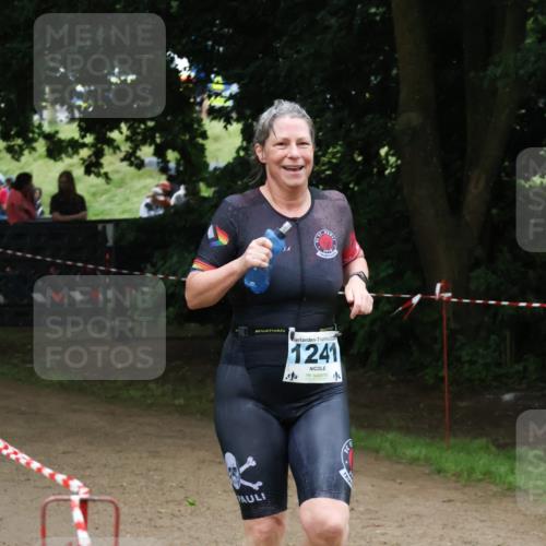 21.06.2025 - 27. Vierlanden-Triathlon Lena Gebhardt http://msf.ph/oto/8003021 15.06.2025 14:14:21 Laufen 2025, 1241 meine-sportfotos.de