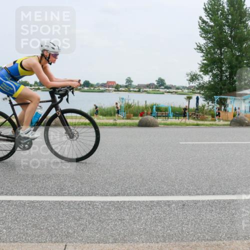 21.06.2025 - 27. Vierlanden-Triathlon H.Heesch http://msf.ph/oto/8003023 15.06.2025 12:44:57 Radfahren 893, 979 meine-sportfotos.de