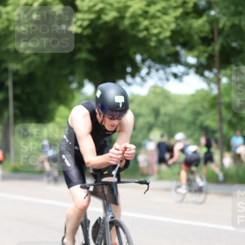 15.06.2025 - 7 Türme Triathlon Yannick Fuchs http://msf.ph/oto/8003024 15.06.2025 13:16:29 Radfahren 729, 931, 994 meine-sportfotos.de