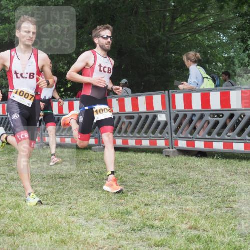 21.06.2025 - 27. Vierlanden-Triathlon KatJ http://msf.ph/oto/8003034 15.06.2025 12:56:44 Ziel 1004, 1006, 1007, 1008 meine-sportfotos.de