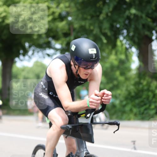 15.06.2025 - 7 Türme Triathlon Yannick Fuchs http://msf.ph/oto/8003039 15.06.2025 13:16:29 Radfahren 729, 931, 994 meine-sportfotos.de