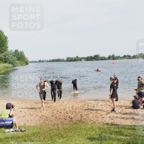 21.06.2025 - 27. Vierlanden-Triathlon MichiJ http://msf.ph/oto/8003051 15.06.2026 10:05:44 Schwimmen 366, 392, 401, 413, 435, 442, 450 meine-sportfotos.de