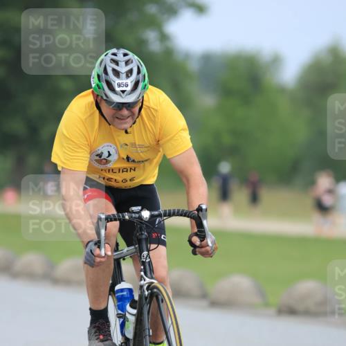 21.06.2025 - 27. Vierlanden-Triathlon H.Heesch http://msf.ph/oto/8003061 15.06.2025 12:44:33 Radfahren 898, 956 meine-sportfotos.de