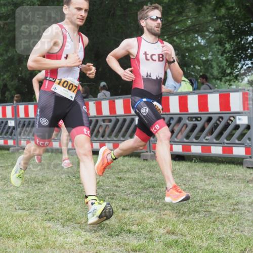 21.06.2025 - 27. Vierlanden-Triathlon KatJ http://msf.ph/oto/8003062 15.06.2025 12:56:45 Ziel 1004, 1006, 1008 meine-sportfotos.de