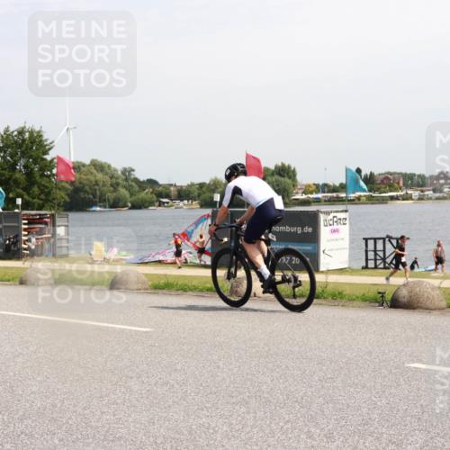 21.06.2025 - 27. Vierlanden-Triathlon H.Heesch http://msf.ph/oto/8003066 15.06.2025 11:47:40 Radfahren 649, 847 meine-sportfotos.de