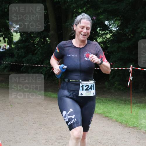 21.06.2025 - 27. Vierlanden-Triathlon Lena Gebhardt http://msf.ph/oto/8003073 15.06.2025 14:14:22 Laufen 1241, 12 meine-sportfotos.de