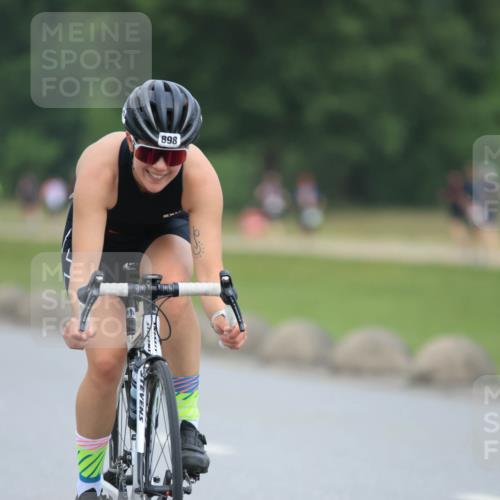 21.06.2025 - 27. Vierlanden-Triathlon H.Heesch http://msf.ph/oto/8003084 15.06.2025 12:44:38 Radfahren 673, 719, 898 meine-sportfotos.de