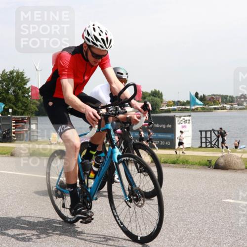 21.06.2025 - 27. Vierlanden-Triathlon H.Heesch http://msf.ph/oto/8003094 15.06.2025 11:47:48 Radfahren 82, 108, 709, 829 meine-sportfotos.de