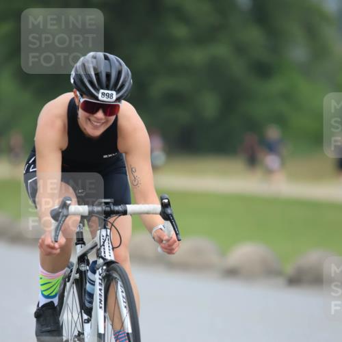 21.06.2025 - 27. Vierlanden-Triathlon H.Heesch http://msf.ph/oto/8003095 15.06.2025 12:44:38 Radfahren 673, 719, 898 meine-sportfotos.de