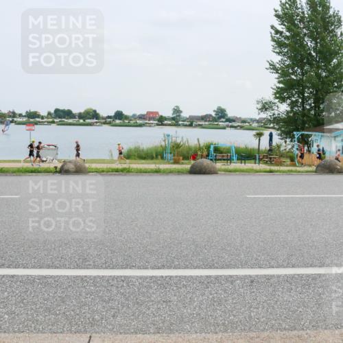 21.06.2025 - 27. Vierlanden-Triathlon H.Heesch http://msf.ph/oto/8003107 15.06.2025 12:45:48 Radfahren 880, 914, 932 meine-sportfotos.de