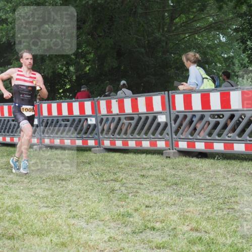 21.06.2025 - 27. Vierlanden-Triathlon KatJ http://msf.ph/oto/8003116 15.06.2025 12:56:46 Ziel 1008 meine-sportfotos.de