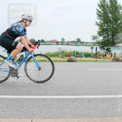 21.06.2025 - 27. Vierlanden-Triathlon H.Heesch http://msf.ph/oto/8003120 15.06.2025 12:45:48 Radfahren 880, 914, 932 meine-sportfotos.de