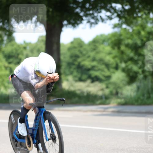 15.06.2025 - 7 Türme Triathlon Yannick Fuchs http://msf.ph/oto/8003123 15.06.2025 12:32:26 Radfahren 200, 282, 286 meine-sportfotos.de