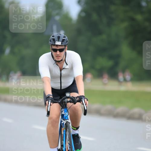 21.06.2025 - 27. Vierlanden-Triathlon H.Heesch http://msf.ph/oto/8003130 15.06.2025 12:44:45 Radfahren 673, 719 meine-sportfotos.de