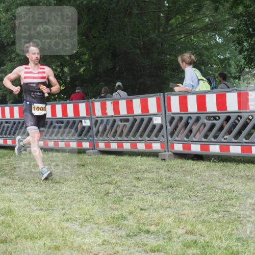 21.06.2025 - 27. Vierlanden-Triathlon KatJ http://msf.ph/oto/8003136 15.06.2025 12:56:46 Ziel 1008 meine-sportfotos.de