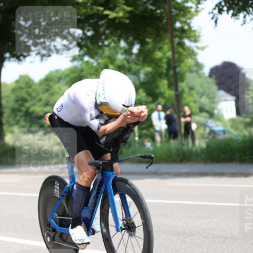 15.06.2025 - 7 Türme Triathlon Yannick Fuchs http://msf.ph/oto/8003137 15.06.2025 12:32:27 Radfahren 200, 282, 286 meine-sportfotos.de