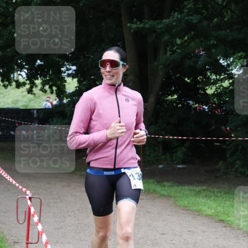 21.06.2025 - 27. Vierlanden-Triathlon Lena Gebhardt http://msf.ph/oto/8003140 15.06.2025 14:15:37 Laufen 13 meine-sportfotos.de