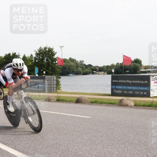 15.06.2025 - 27. Vierlanden-Triathlon H.Heesch http://msf.ph/oto/8003147 15.06.2025 10:29:02 Radfahren 104, 302, 313, 488 meine-sportfotos.de