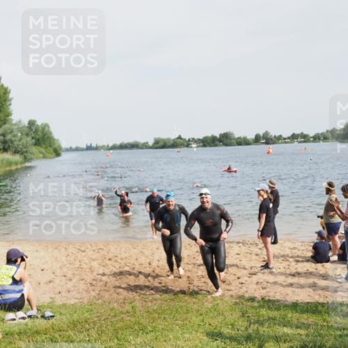 21.06.2025 - 27. Vierlanden-Triathlon MichiJ http://msf.ph/oto/8003172 15.06.2026 10:05:47 Schwimmen 392, 401, 413, 435, 442, 450 meine-sportfotos.de