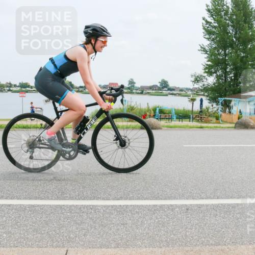 21.06.2025 - 27. Vierlanden-Triathlon H.Heesch http://msf.ph/oto/8003177 15.06.2025 12:46:38 Radfahren 933 meine-sportfotos.de