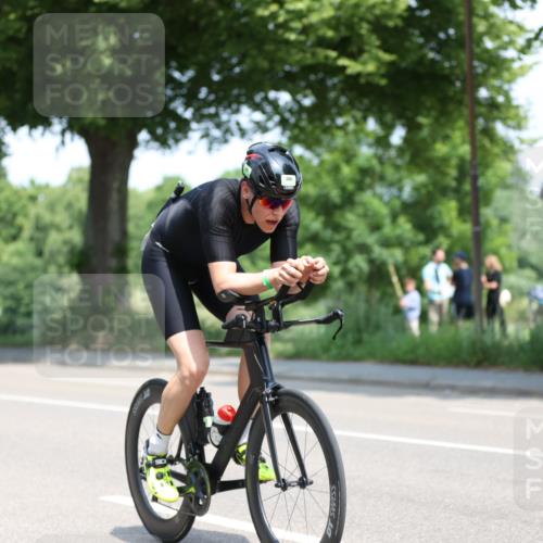 15.06.2025 - 7 Türme Triathlon Yannick Fuchs http://msf.ph/oto/8003188 15.06.2025 12:32:31 Radfahren 200 meine-sportfotos.de
