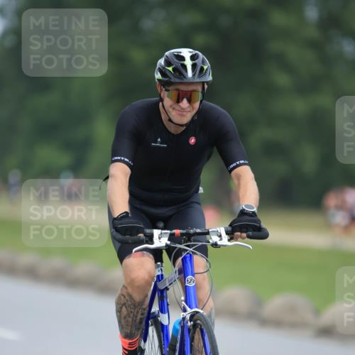 21.06.2025 - 27. Vierlanden-Triathlon H.Heesch http://msf.ph/oto/8003189 15.06.2025 12:45:04 Radfahren 834 meine-sportfotos.de