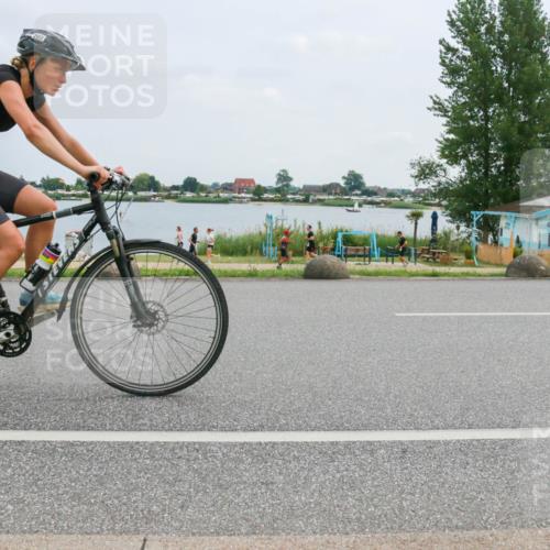 21.06.2025 - 27. Vierlanden-Triathlon H.Heesch http://msf.ph/oto/8003196 15.06.2025 12:46:46 Radfahren 203 meine-sportfotos.de