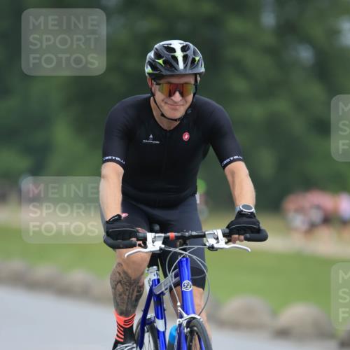 21.06.2025 - 27. Vierlanden-Triathlon H.Heesch http://msf.ph/oto/8003201 15.06.2025 12:45:04 Radfahren 834 meine-sportfotos.de