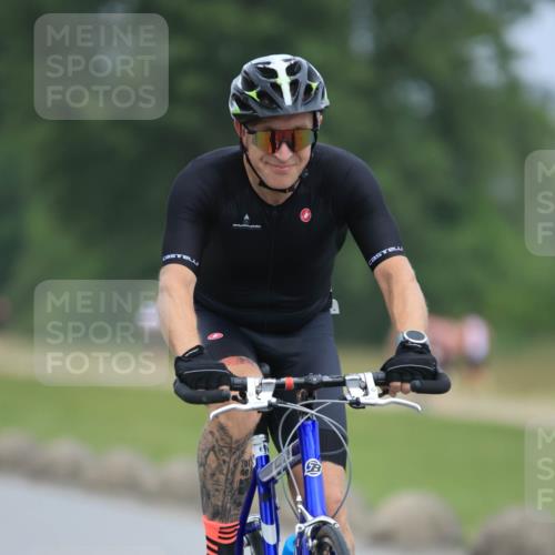 21.06.2025 - 27. Vierlanden-Triathlon H.Heesch http://msf.ph/oto/8003204 15.06.2025 12:45:05 Radfahren 834 meine-sportfotos.de