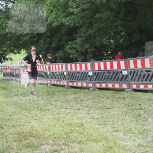 21.06.2025 - 27. Vierlanden-Triathlon KatJ http://msf.ph/oto/8003240 15.06.2025 12:56:58 Ziel 59, 86 meine-sportfotos.de