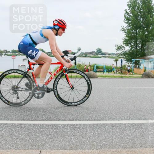 21.06.2025 - 27. Vierlanden-Triathlon H.Heesch http://msf.ph/oto/8003250 15.06.2025 12:47:30 Radfahren 915 meine-sportfotos.de