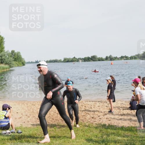 21.06.2025 - 27. Vierlanden-Triathlon MichiJ http://msf.ph/oto/8003255 15.06.2026 10:05:48 Schwimmen 392, 401, 435, 442, 450, 458 meine-sportfotos.de