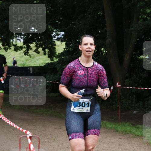 21.06.2025 - 27. Vierlanden-Triathlon Lena Gebhardt http://msf.ph/oto/8003257 15.06.2025 14:16:21 Laufen 2026, 301 meine-sportfotos.de