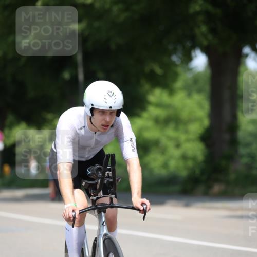 15.06.2025 - 7 Türme Triathlon Yannick Fuchs http://msf.ph/oto/8003273 15.06.2025 12:33:05 Radfahren 334 meine-sportfotos.de