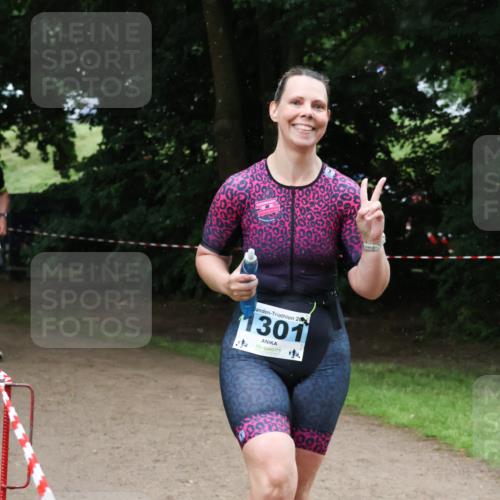21.06.2025 - 27. Vierlanden-Triathlon Lena Gebhardt http://msf.ph/oto/8003277 15.06.2025 14:16:22 Laufen 20, 11301 meine-sportfotos.de