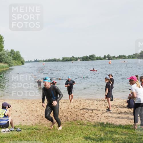 21.06.2025 - 27. Vierlanden-Triathlon MichiJ http://msf.ph/oto/8003305 15.06.2026 10:05:49 Schwimmen 372, 392, 401, 435, 442, 450, 458 meine-sportfotos.de