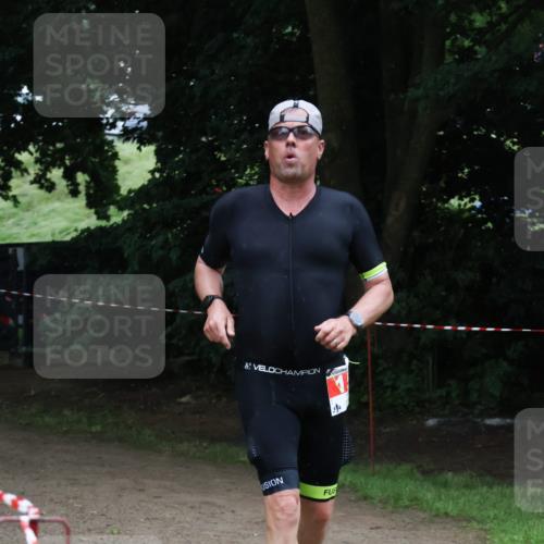 21.06.2025 - 27. Vierlanden-Triathlon Lena Gebhardt http://msf.ph/oto/8003306 15.06.2025 14:16:24 Laufen  meine-sportfotos.de