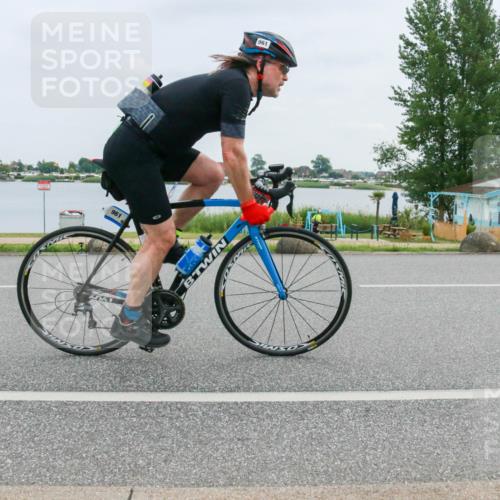21.06.2025 - 27. Vierlanden-Triathlon H.Heesch http://msf.ph/oto/8003308 15.06.2025 12:47:59 Radfahren 961 meine-sportfotos.de