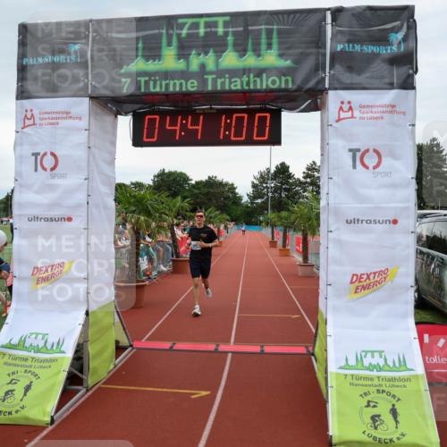 15.06.2025 - 7 Türme Triathlon Michael Strokosch http://msf.ph/oto/8003311 15.06.2025 14:40:59 Ziel 415, 487, 596 meine-sportfotos.de
