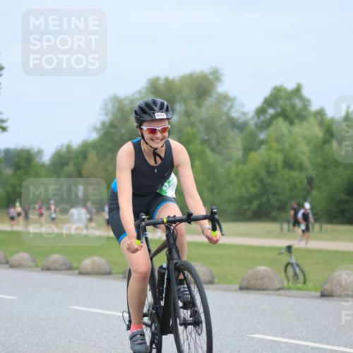21.06.2025 - 27. Vierlanden-Triathlon H.Heesch http://msf.ph/oto/8003314 15.06.2025 12:46:36 Radfahren 203, 933 meine-sportfotos.de