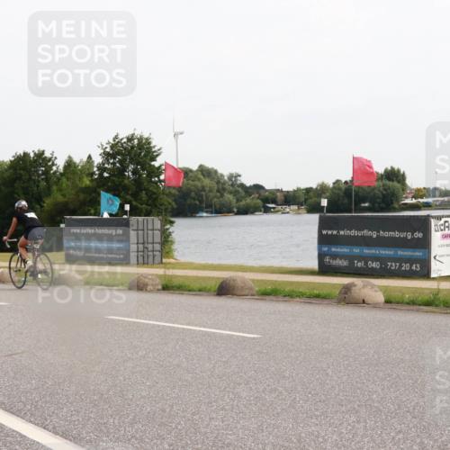 15.06.2025 - 27. Vierlanden-Triathlon H.Heesch http://msf.ph/oto/8003322 15.06.2025 10:29:24 Radfahren 16, 64, 629 meine-sportfotos.de