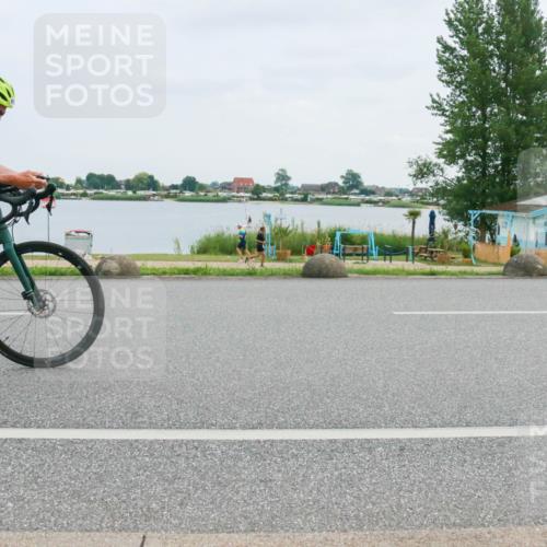 21.06.2025 - 27. Vierlanden-Triathlon H.Heesch http://msf.ph/oto/8003328 15.06.2025 12:48:27 Radfahren 875 meine-sportfotos.de