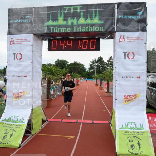 15.06.2025 - 7 Türme Triathlon Michael Strokosch http://msf.ph/oto/8003334 15.06.2025 14:41:00 Ziel 415, 487, 596 meine-sportfotos.de