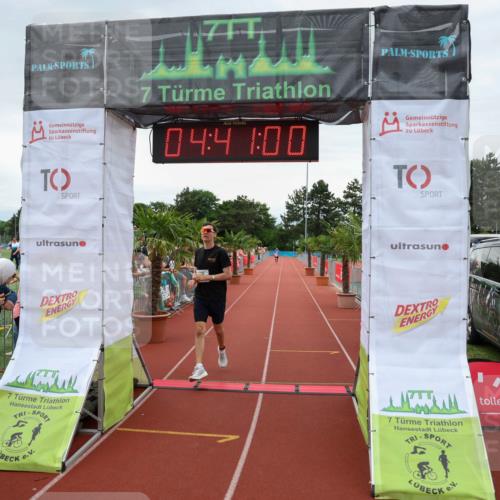 15.06.2025 - 7 Türme Triathlon Michael Strokosch http://msf.ph/oto/8003339 15.06.2025 14:41:00 Ziel 415, 487, 596 meine-sportfotos.de