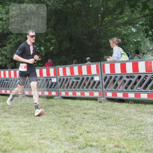 21.06.2025 - 27. Vierlanden-Triathlon KatJ http://msf.ph/oto/8003341 15.06.2025 12:56:59 Ziel 59, 86 meine-sportfotos.de