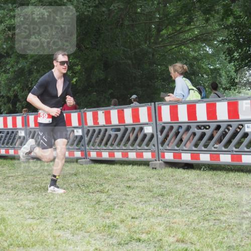 21.06.2025 - 27. Vierlanden-Triathlon KatJ http://msf.ph/oto/8003355 15.06.2025 12:57:00 Ziel 59, 86 meine-sportfotos.de