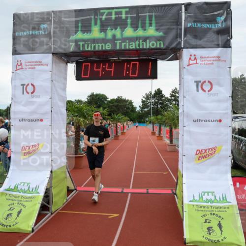 15.06.2025 - 7 Türme Triathlon Michael Strokosch http://msf.ph/oto/8003367 15.06.2025 14:41:00 Ziel 415, 487, 596 meine-sportfotos.de